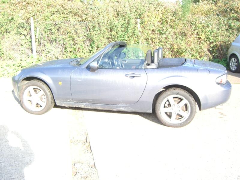 View MAZDA MX-5 1.8 i