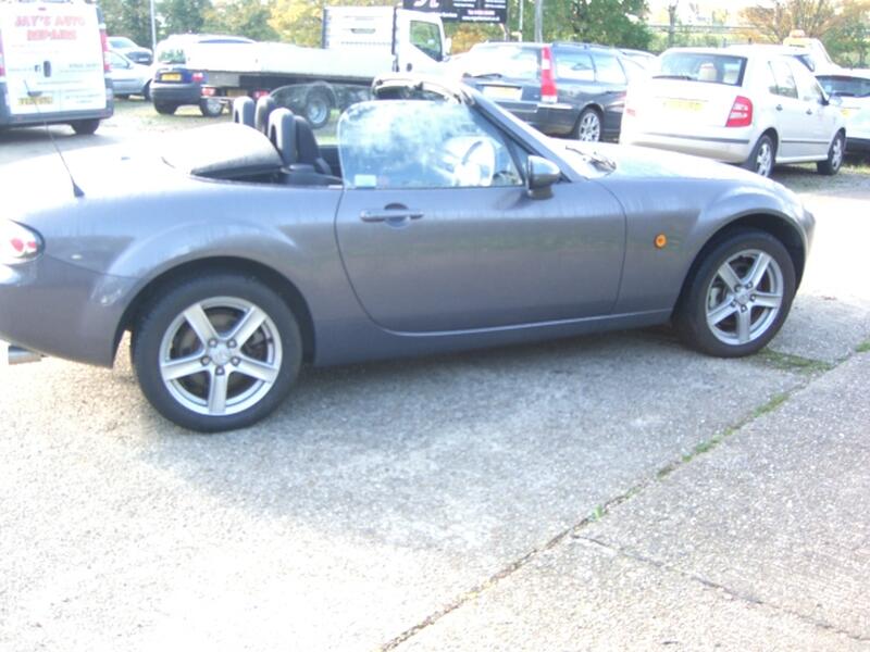 View MAZDA MX-5 1.8 i