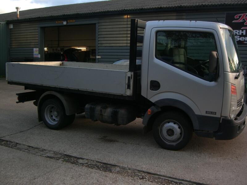 View NISSAN CABSTAR 2.5 dCi 35.13 Basic +