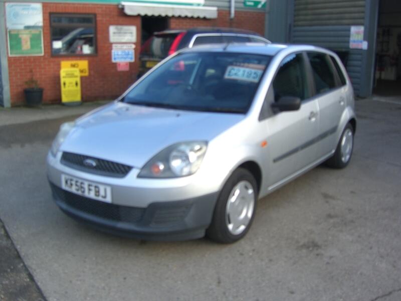 View FORD FIESTA 1.3 Studio 