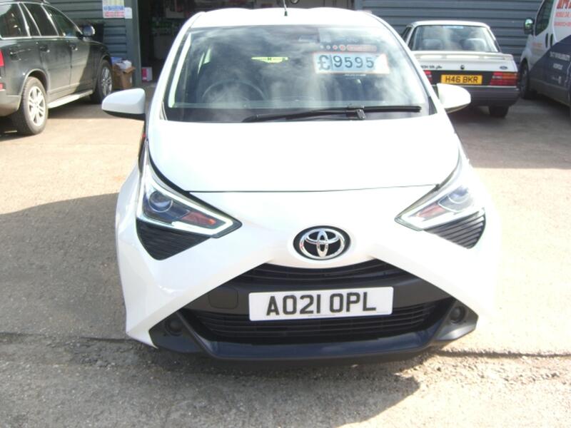 View TOYOTA AYGO 1.0 VVT-i x-play