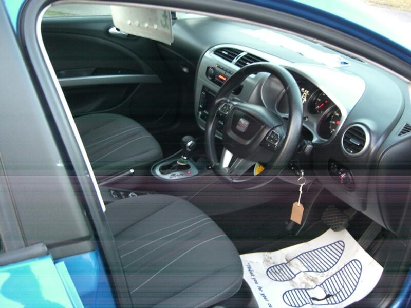 SEAT LEON
