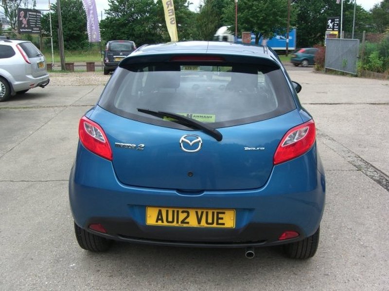 MAZDA 2