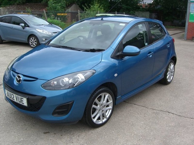 MAZDA 2