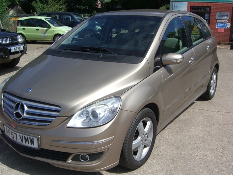 View MERCEDES-BENZ B CLASS B180CDi SE