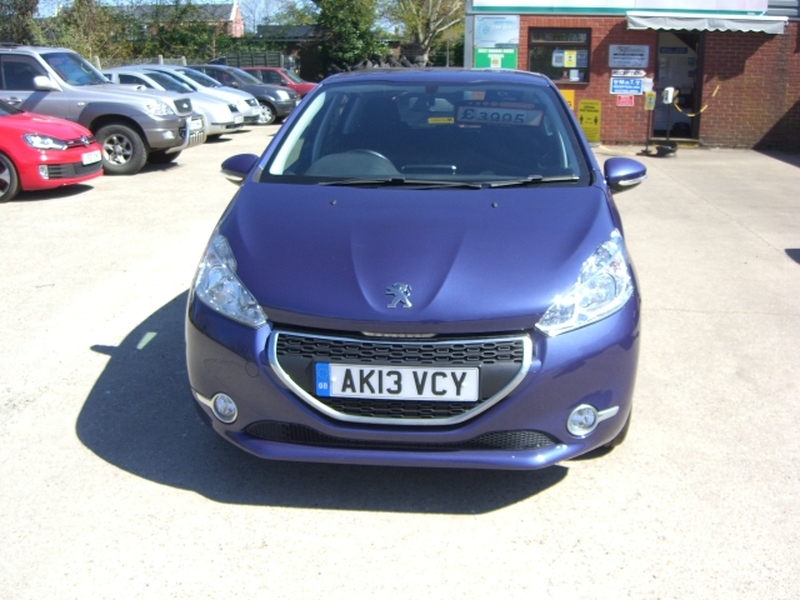 View PEUGEOT 208 HDI ACTIVE