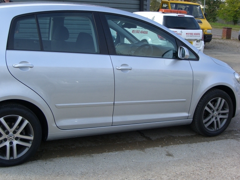 View VOLKSWAGEN GOLF SE TDI BLUEMOTION DSG AUTO