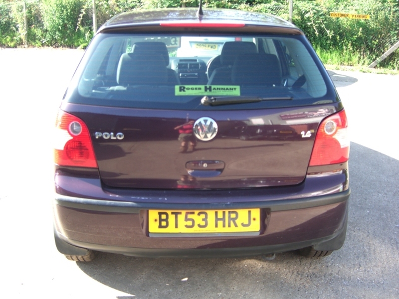 VOLKSWAGEN POLO