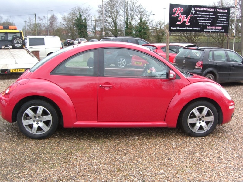 View VOLKSWAGEN BEETLE LUNA 16V