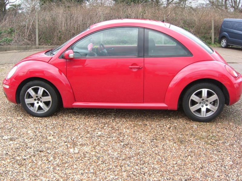 VOLKSWAGEN BEETLE