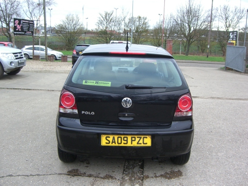 VOLKSWAGEN POLO