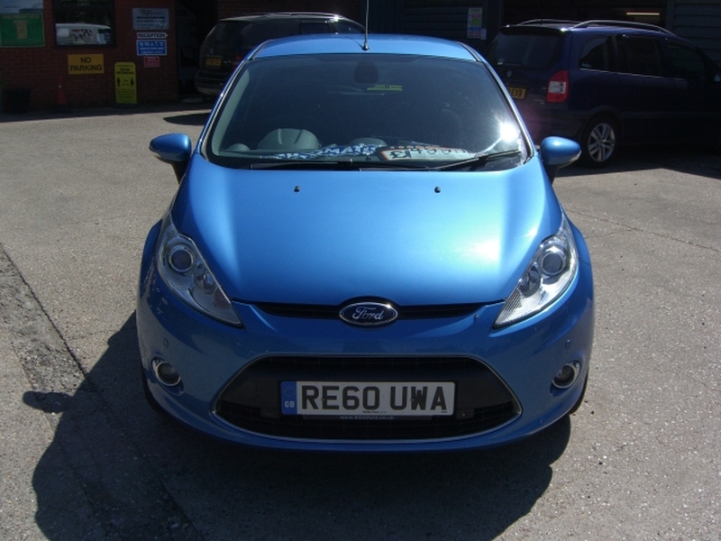 View FORD FIESTA TITANIUM