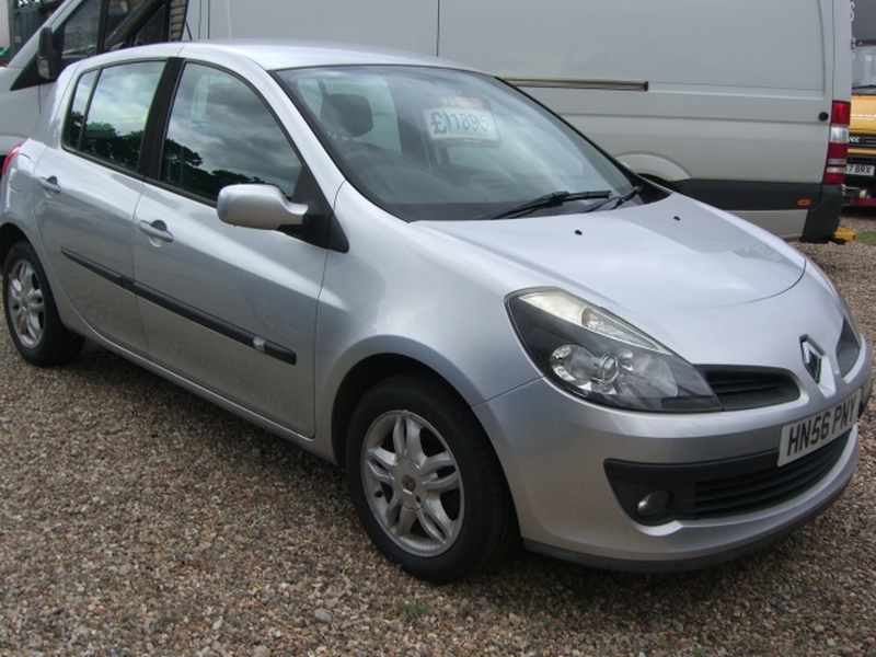 View RENAULT CLIO DYNAMIQUE 16V