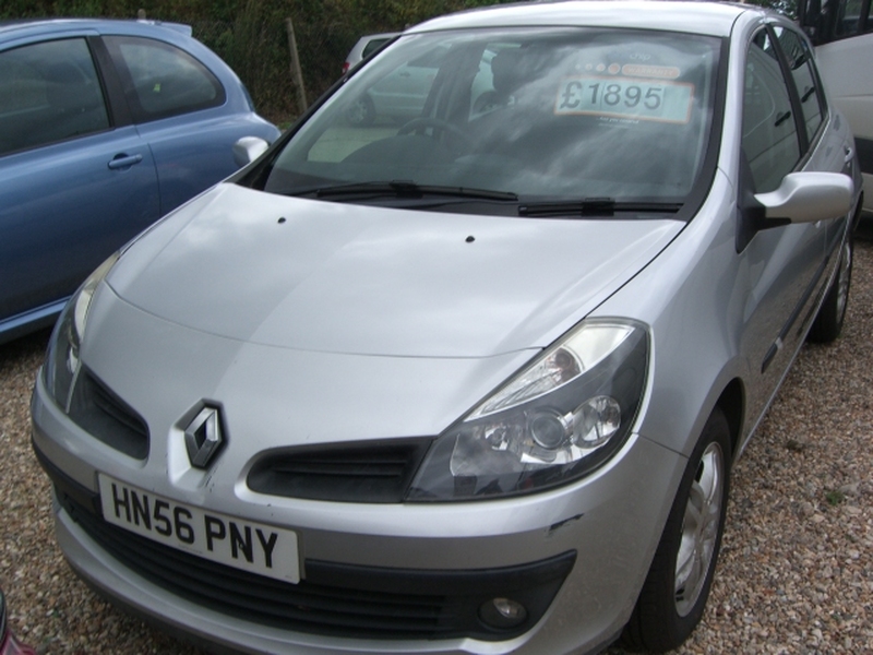 View RENAULT CLIO DYNAMIQUE 16V