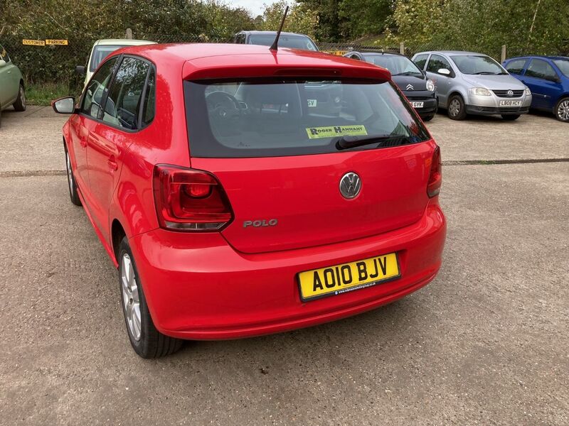 VOLKSWAGEN POLO