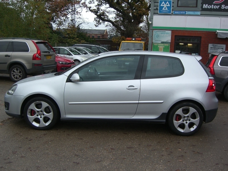 View VOLKSWAGEN GOLF GTI