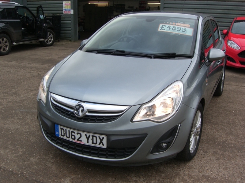 View VAUXHALL CORSA SE