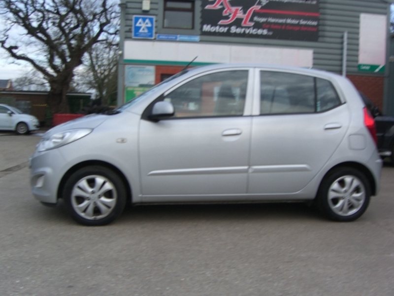 HYUNDAI I10