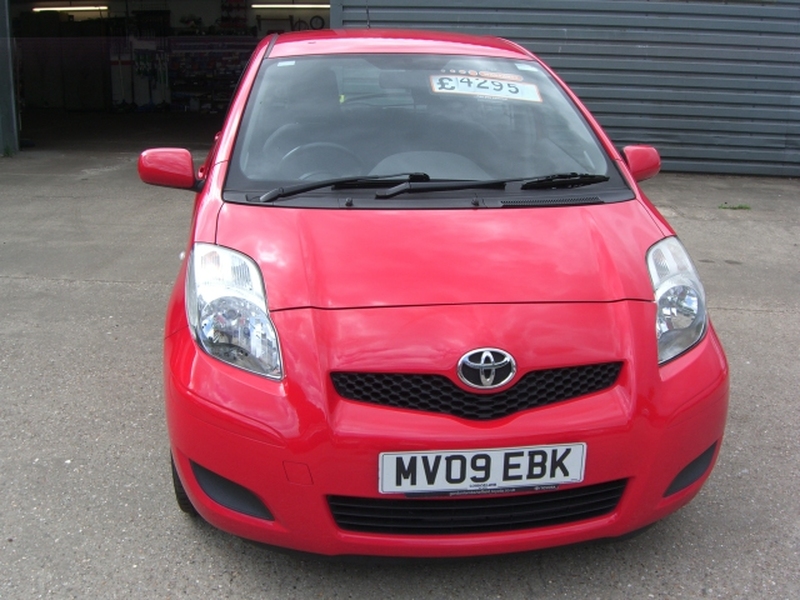 View TOYOTA YARIS VVT-I TR